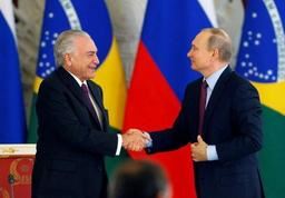 Loin du scandale au Brésil, Temer parle coopération avec Poutine