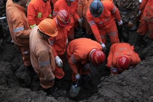 Glissement de terrain en Chine: 100 personnes seraient ensevelies