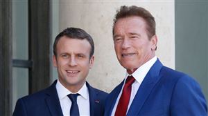 Selfie à l&rsquo;Elysée : Arnold Schwarzeggener et Emmanuel Macron immortalisent!