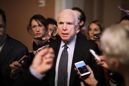 USA: le célèbre sénateur républicain John McCain souffrirait d’un cancer au cerveau