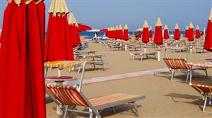 Rimini (Italie) : 4 jeunes violent sur la plage une touriste polonaise devant son petit-ami