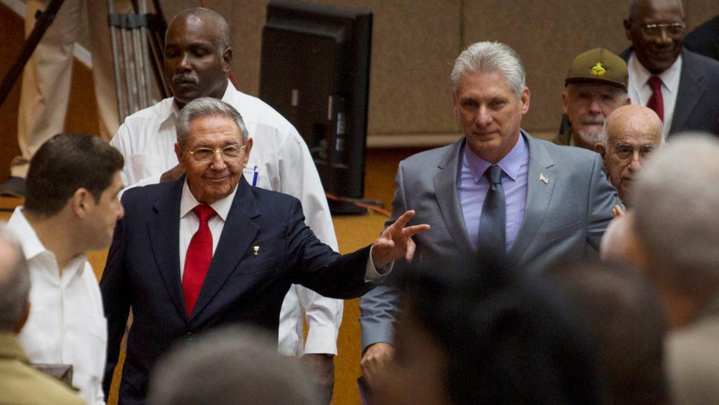 Transition à Cuba: Diaz-Canel dans le sillage des Castro