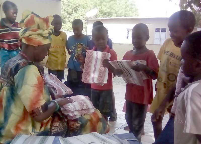 Korité 2018 : Gnagna Fall distribue des vêtements à des personnes vulnérables