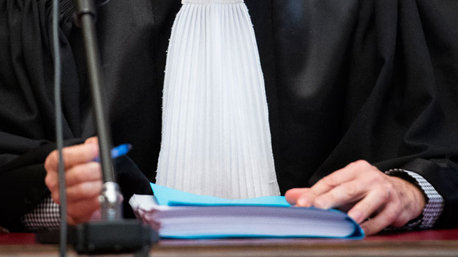 Condamné à perpétuité pour avoir violé, et frappé à mort sa compagne de 24 ans à Mantes-la-Jolie (France)