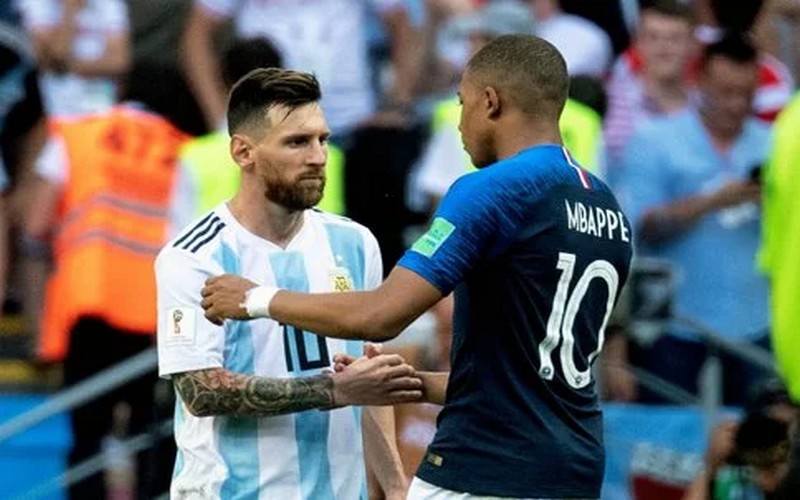 Messi réclame Mbappé au Barça pour remplacer Luis Suarez
