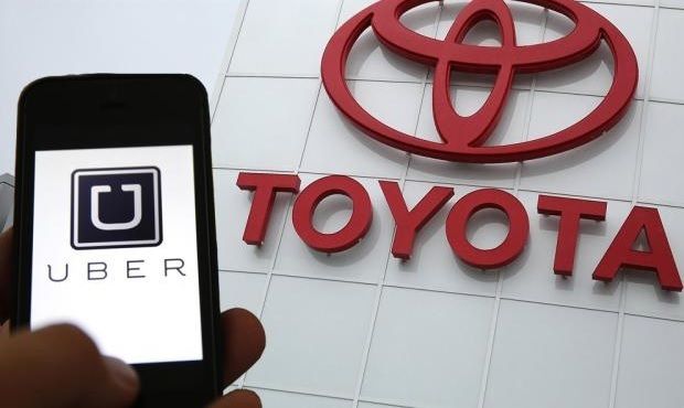 Véhicules autonomes : Toyota s’allie avec Uber