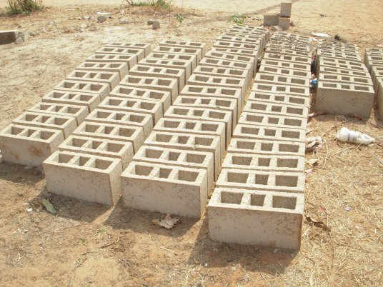 Talto Diéga construit son poste de santé