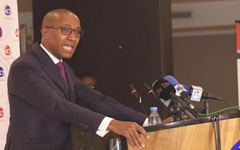 Abdoul Mbaye officialise sa candidature à la présidentielle de 2019