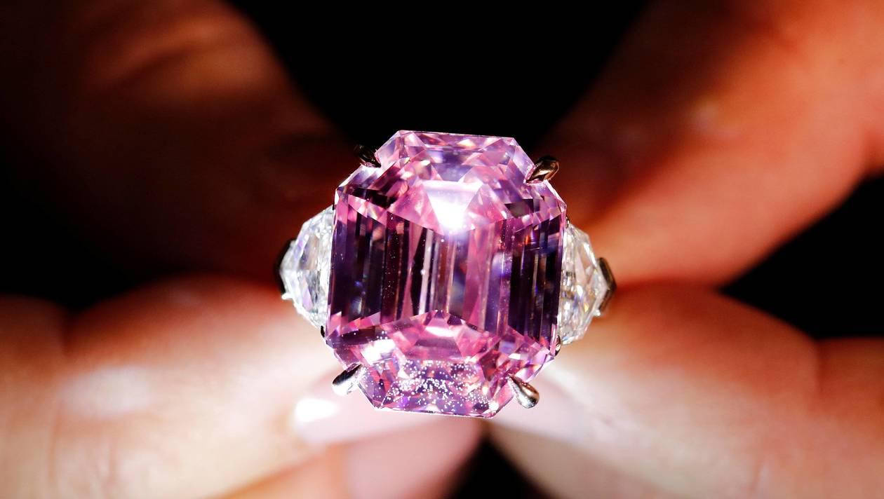 Christie’s (Genève) : Un diamant rose (Pink Legacy) adjugé 44,3 millions d’euros, prix record au carat
