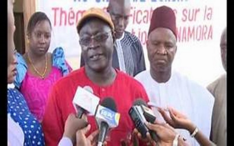 Les travailleurs de la santé reprennent leur blouse blanche