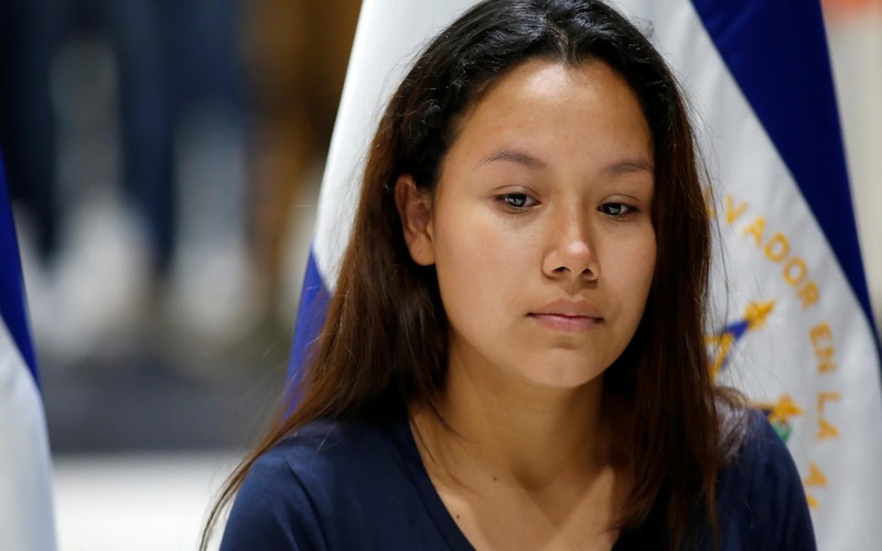 Retour au Salvador de la veuve du migrant noyé avec sa fille dans le Rio Grande