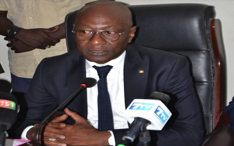 Livre : le ministre de la Culture opte pour des solutions à la « désaffection »