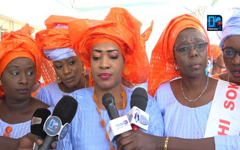 Mame Diarra Bousso donnée en exemple aux femmes par le personnel de l’hopital Matlaboul Fawzaini à l’occasion du 08 mars à Touba