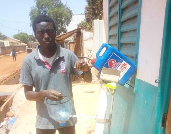 Coronavirus : un artisan koldois met au point le lave-main à pédale