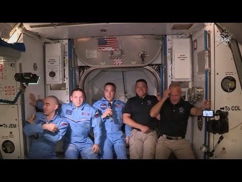 La capsule de SpaceX s’est amarrée, les astronautes américains sont dans l’ISS