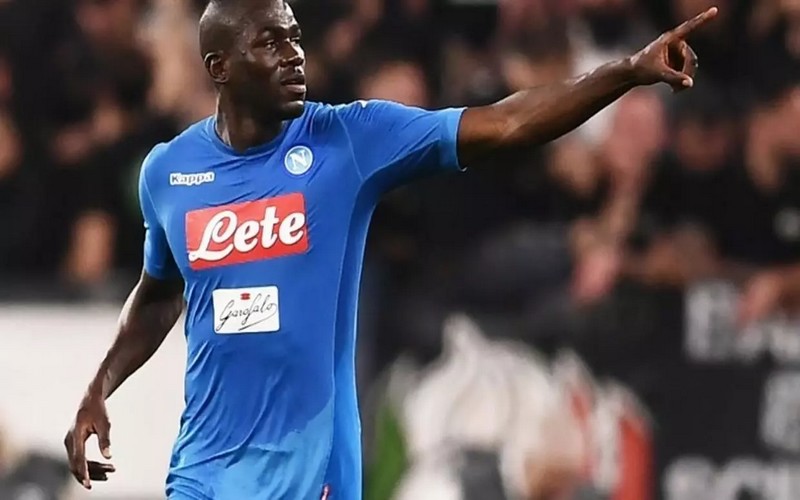 Barça : Xavi craque pour KOULIBALY