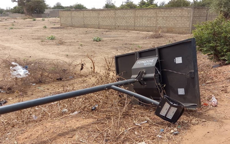Lampadaires solaires : le poteau de Mballing avait été renversé par un véhicule