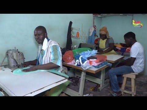 ZIGUINCHOR CERTAINS TAILLEURS PEINENT A AVOIR BEAUCOUP DE COMMANDES EN CETTE VEILLE DE TABASKI