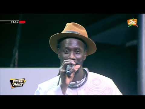 ECOUTEZ LA BELLE CHANSON DE CARLOU D, « SALA YAY NDER » EN LIVE DANS VOUS ET NOUS