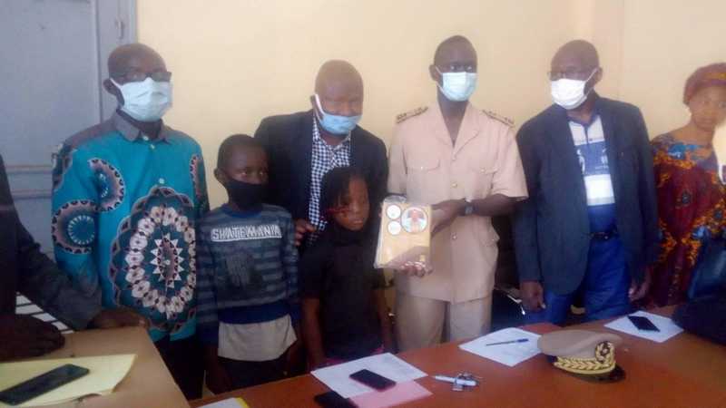 KOLDA : le Maire distribue 15 millions de francs en fournitures scolaires aux écoles de la commune