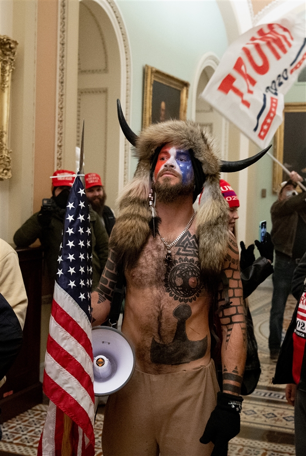 Insurrection à Washington: le Capitole sécurisé par l'armée, au moins ...