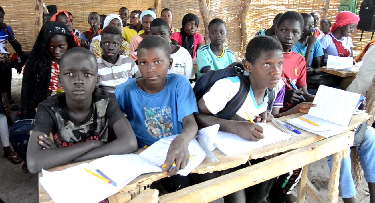 Electrification rurale : les habitants de Dinguiraye en ont mare de broyer du noir