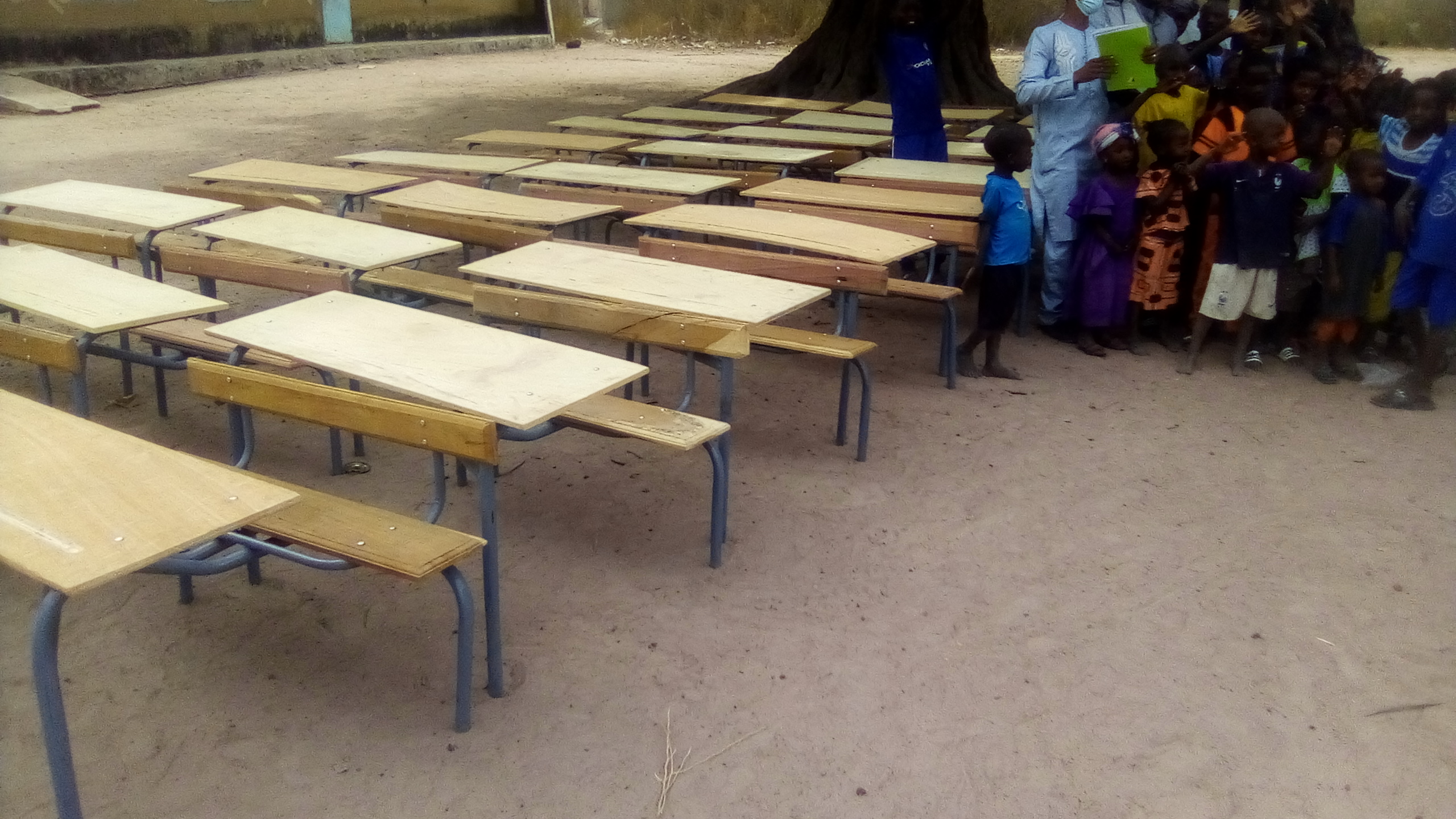 Bonconto : L’ONG Alkaria octroie 95 tables bancs aux écoles de Koundara Kaba et Mounting