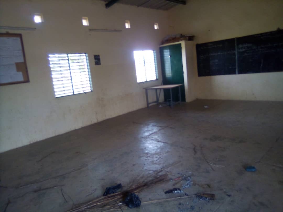 VELINGARA : des jeunes du village de Diamwely incendient l’école