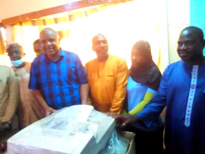 KOLDA :Mameboye Diao renforce le lycée Alpha Molo Baldé en matériel de reprographie