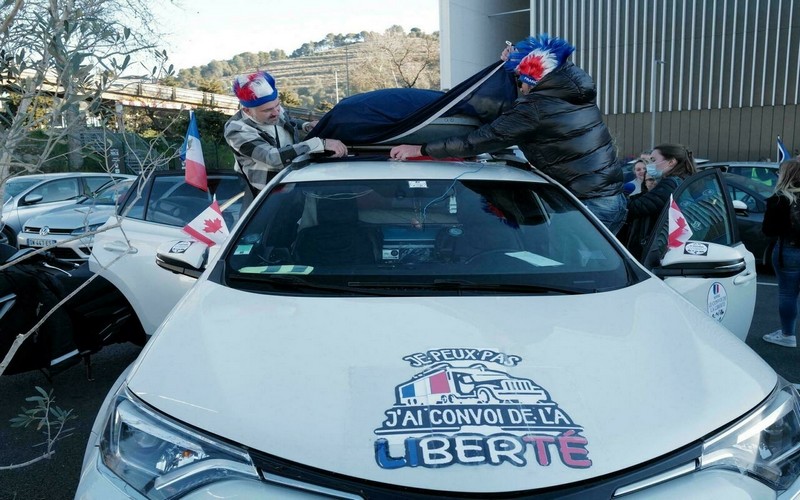 «Convois de la liberté»: à Paris et Bruxelles, les autorités interdisent tout rassemblement
