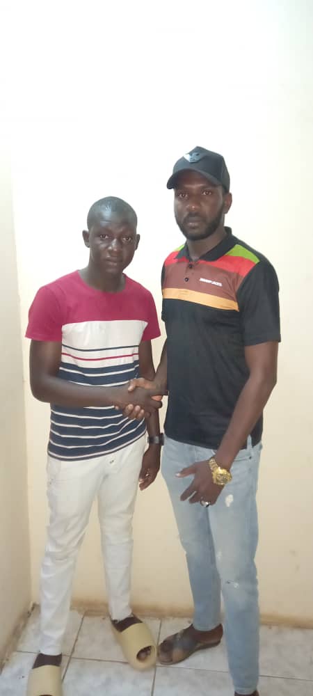 Vélingara : Samba Sy et Pape Kalilou Baldé marchent de Vélingara à Banjul pour rendre hommage au président Barrow