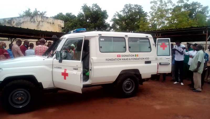 Kolda : les Fondations HAAS et KSD font un don d’une ambulance médicalisée à l’hôpital régional