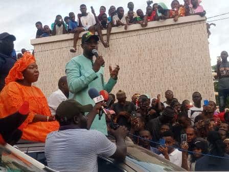 Campagne électorale à Vélingara : Ousmane Sonko exhorte les jeunes à retirer leurs cartes d’électeurs et voter massivement pour l inter coalition Yewwi /Wallu