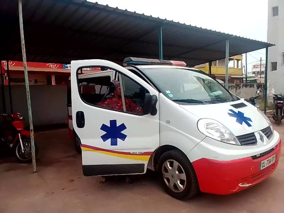 Santé de la mère et de l’enfant à Kolda : le Maire Mameboye Diao fait un don d’une ambulance aux Bajeen Gox.