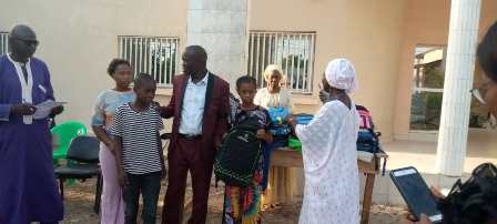 Vélingara : Le réseau pour la promotion des femmes offre des kits scolaires aux élèves nécessiteux