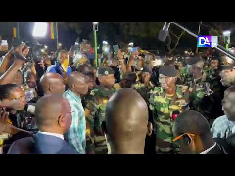 Arrivee au Palais de la Retraite aux flambeaux