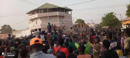Caravane de la liberté à Vélingara : Bloqué à l’ entrée de la ville , le leader de Pastef  entre  dans la commune  par une autre voie