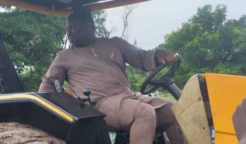 Tankanto Escale : le Maire lance la 2e phase de son  « programme de labour gratuit » des rizières