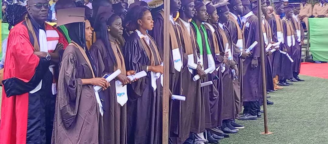 Graduation à l’UN-CHK : plus de 700 diplômés de Master et de Licence ont reçu leurs parchemins