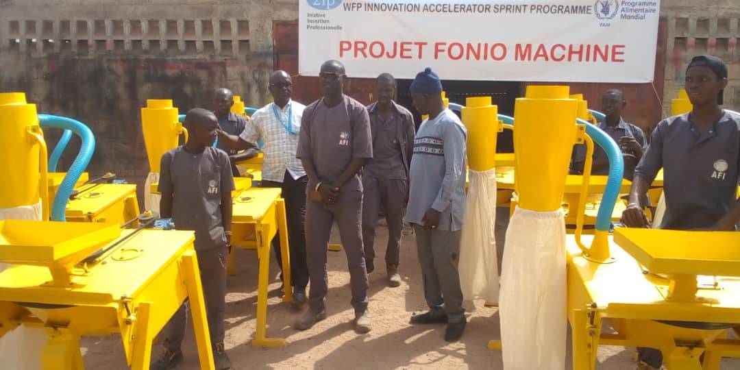 Kolda : Sanoussi Diakité, appuyé par le PAM, dote les acteurs de la filière fonio de décortiqueuses