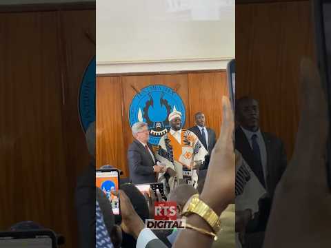 Arrivée de Sonko et Mélenchon pour la conférence à l’amphithéâtre UCAD 2