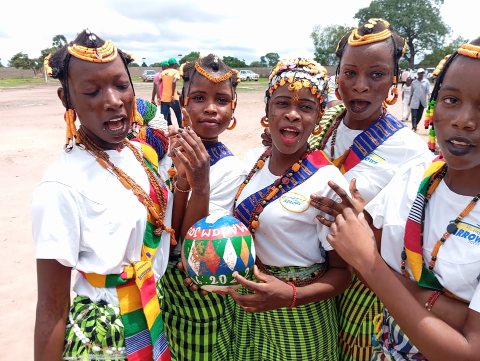 Culture du Fouladou : immersion dans les tenues de fête des jeunes filles après un camp d’initiation