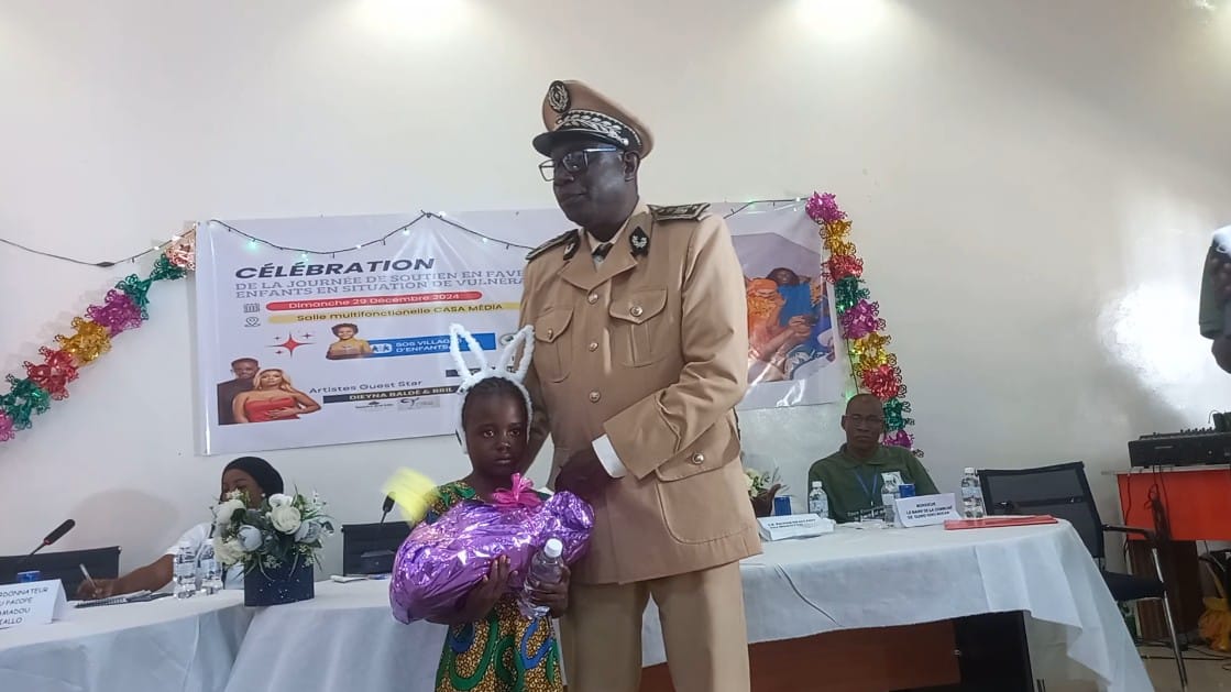 Kolda: le MIDS distribue des cadeaux à des enfants vulnérables